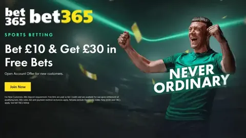 27岁日本新星在英超绽放光芒：惊艳一幕，独中两元，现场观众沸腾！